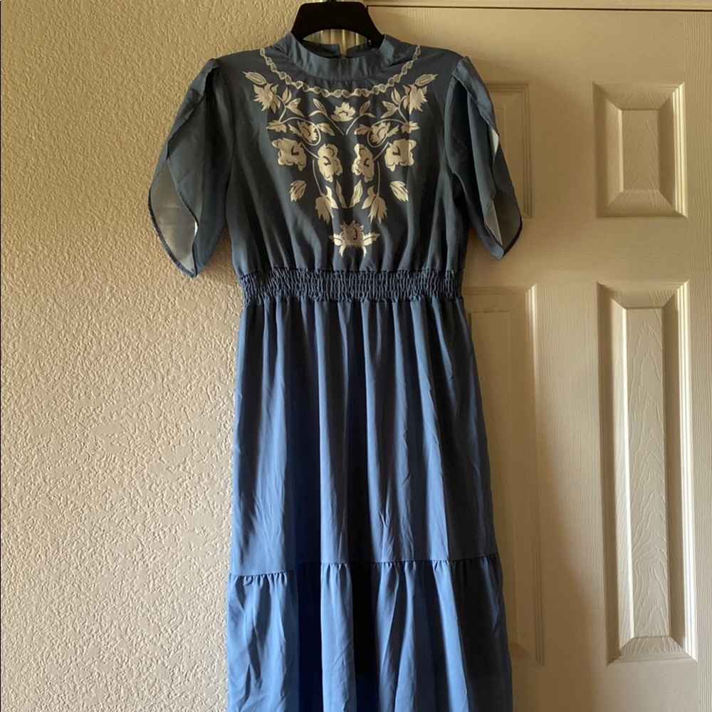 Elegant Blue Floral Dress